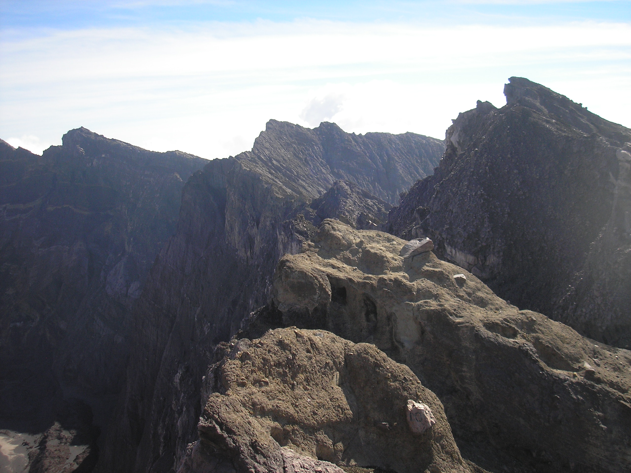 Sangat Tinggi mountains in Indonesia and Malaysia | Gunung Bagging